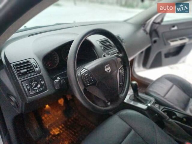 Сірий Вольво V50, об'ємом двигуна 2 л та пробігом 385 тис. км за 4650 $, фото 15 на Automoto.ua