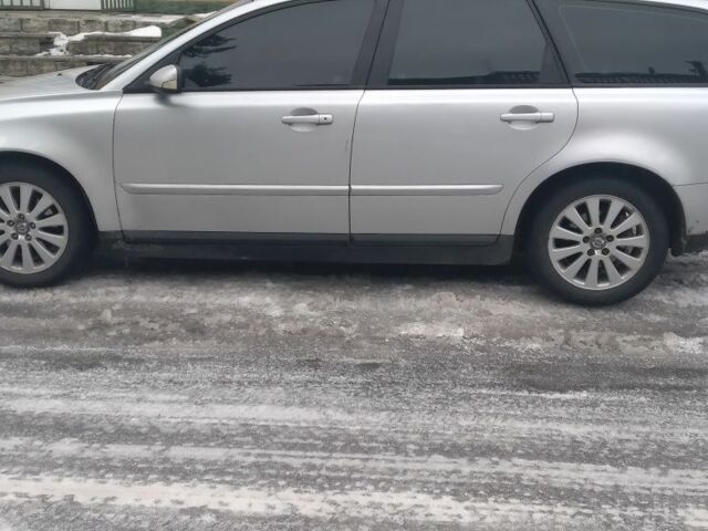 Серый Вольво В50, объемом двигателя 2 л и пробегом 370 тыс. км за 5200 $, фото 5 на Automoto.ua