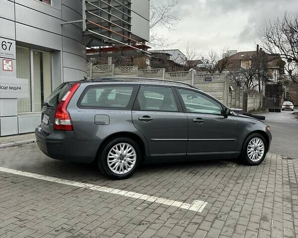 Сірий Вольво V50, об'ємом двигуна 2 л та пробігом 290 тис. км за 6400 $, фото 10 на Automoto.ua