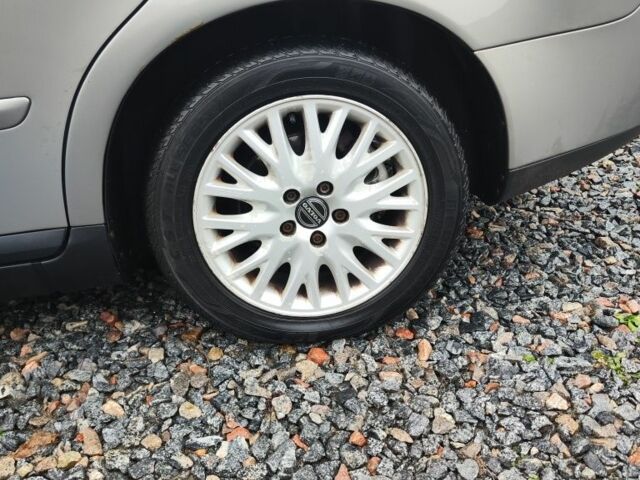 Серый Вольво В50, объемом двигателя 2 л и пробегом 370 тыс. км за 2800 $, фото 4 на Automoto.ua