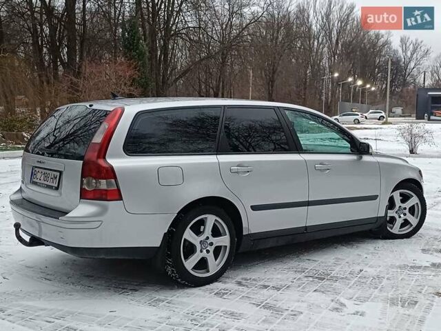Сірий Вольво V50, об'ємом двигуна 2 л та пробігом 385 тис. км за 4650 $, фото 5 на Automoto.ua