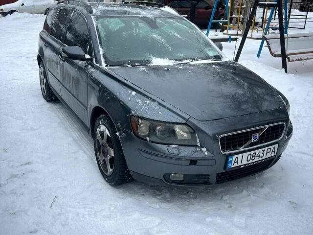 Серый Вольво В50, объемом двигателя 2.4 л и пробегом 307 тыс. км за 4300 $, фото 9 на Automoto.ua