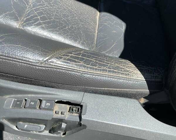 Серый Вольво В50, объемом двигателя 2 л и пробегом 400 тыс. км за 4200 $, фото 4 на Automoto.ua