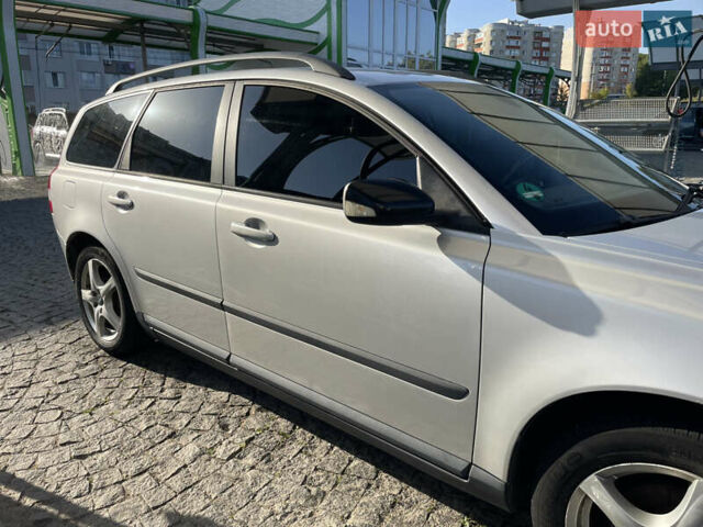 Вольво В50 2004 в Хмельницком на Automoto.ua Серый Вольво В50, объемом двигателя 1.8 л и пробегом 323 тыс. км за 6100 $, фото 6 на Automoto.ua
