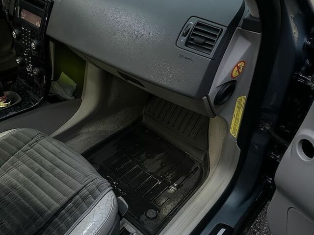 Сірий Вольво V50, об'ємом двигуна 2 л та пробігом 288 тис. км за 4506 $, фото 10 на Automoto.ua