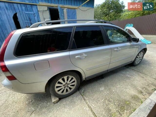 Серый Вольво В50, объемом двигателя 2 л и пробегом 400 тыс. км за 4200 $, фото 8 на Automoto.ua