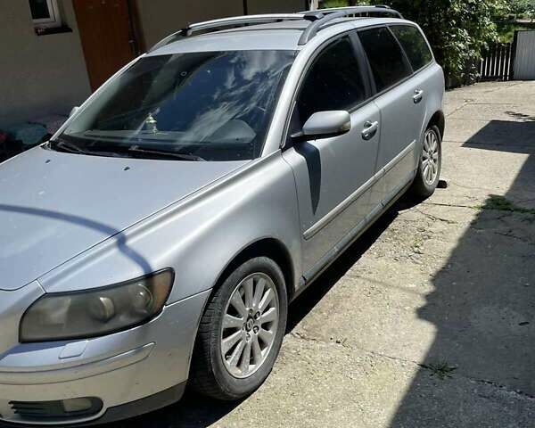 Серый Вольво В50, объемом двигателя 2 л и пробегом 400 тыс. км за 4200 $, фото 10 на Automoto.ua