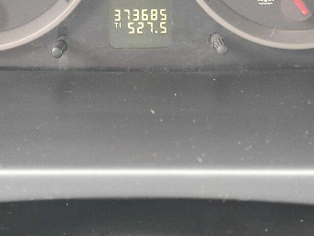 Серый Вольво В50, объемом двигателя 2 л и пробегом 370 тыс. км за 2800 $, фото 10 на Automoto.ua