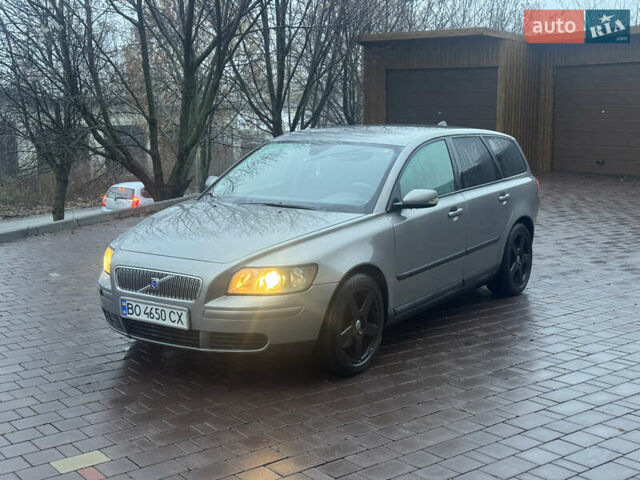 Серый Вольво В50, объемом двигателя 2 л и пробегом 281 тыс. км за 4650 $, фото 1 на Automoto.ua