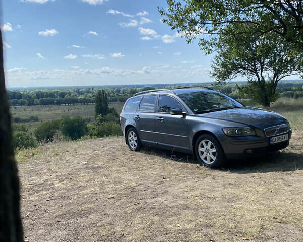 Серый Вольво В50, объемом двигателя 2 л и пробегом 314 тыс. км за 5800 $, фото 1 на Automoto.ua