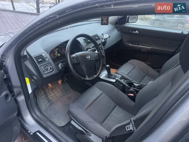 Серый Вольво В50, объемом двигателя 2 л и пробегом 281 тыс. км за 4650 $, фото 11 на Automoto.ua