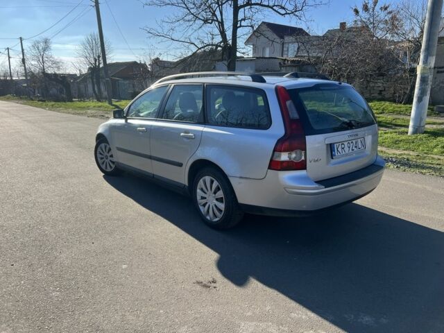 Серый Вольво В50, объемом двигателя 0 л и пробегом 250 тыс. км за 2499 $, фото 2 на Automoto.ua