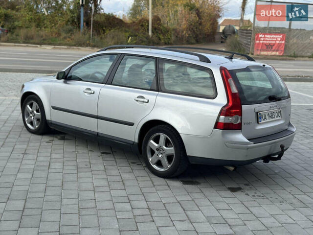 Вольво В50 2005 в Ивано-Франковске на Automoto.ua Серый Вольво В50, объемом двигателя 2.5 л и пробегом 382 тыс. км за 6750 $, фото 10 на Automoto.ua