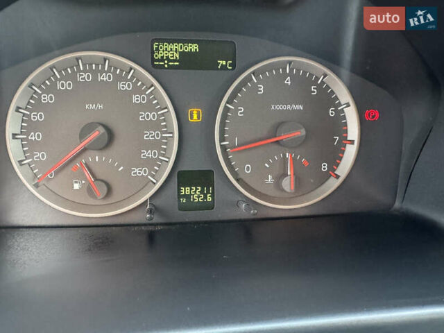 Вольво В50 2005 в Ивано-Франковске на Automoto.ua Серый Вольво В50, объемом двигателя 2.5 л и пробегом 382 тыс. км за 6750 $, фото 23 на Automoto.ua