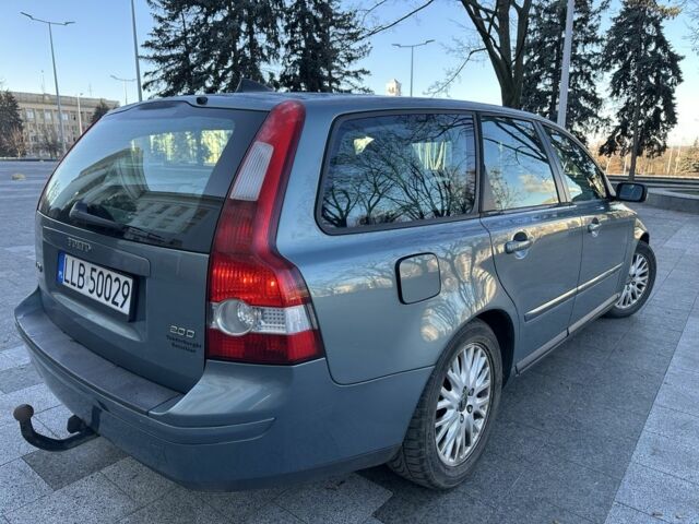 Серый Вольво В50, объемом двигателя 2 л и пробегом 403 тыс. км за 3000 $, фото 5 на Automoto.ua