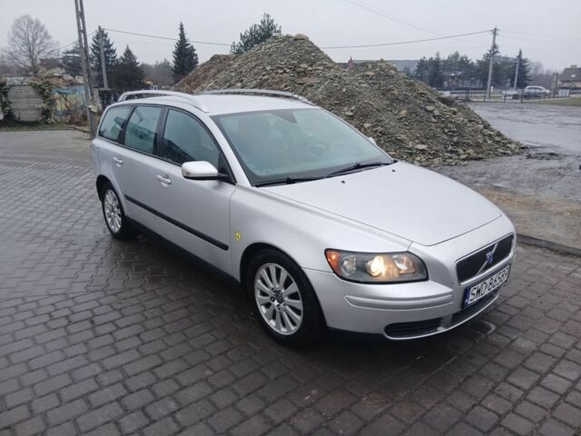Серый Вольво В50, объемом двигателя 2 л и пробегом 350 тыс. км за 2300 $, фото 1 на Automoto.ua
