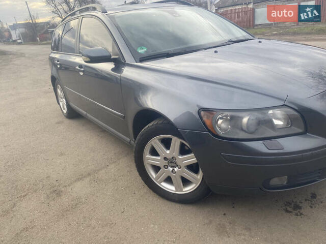Серый Вольво В50, объемом двигателя 2 л и пробегом 314 тыс. км за 5800 $, фото 4 на Automoto.ua