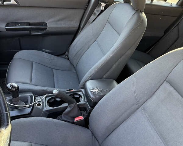 Серый Вольво В50, объемом двигателя 1.56 л и пробегом 350 тыс. км за 5230 $, фото 6 на Automoto.ua