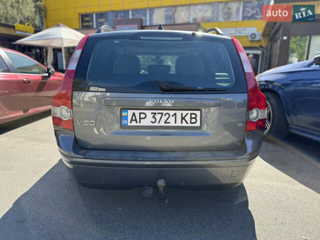 Серый Вольво В50, объемом двигателя 1.8 л и пробегом 130 тыс. км за 5100 $, фото 4 на Automoto.ua