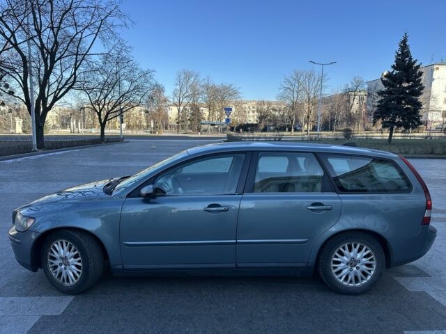 Серый Вольво В50, объемом двигателя 2 л и пробегом 403 тыс. км за 3000 $, фото 6 на Automoto.ua