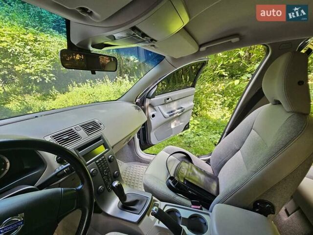 Вольво В50 2005 в Виннице на Automoto.ua Серый Вольво В50, объемом двигателя 1.8 л и пробегом 262 тыс. км за 5755 $, фото 24 на Automoto.ua