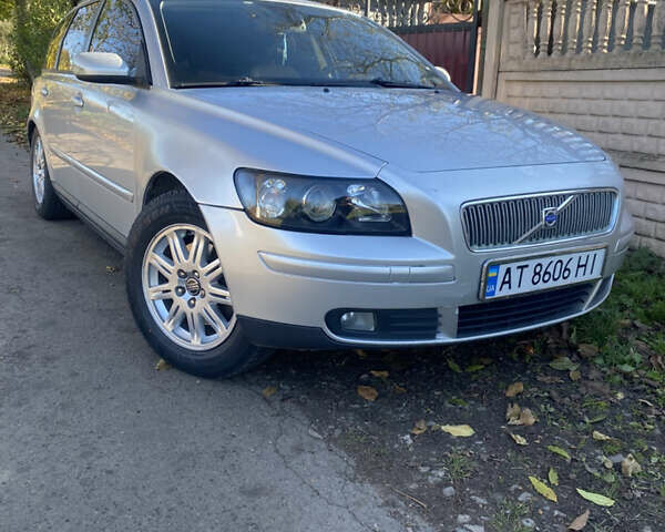 Сірий Вольво V50, об'ємом двигуна 2 л та пробігом 265 тис. км за 4850 $, фото 3 на Automoto.ua