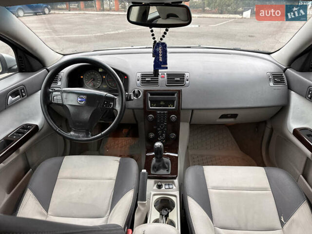 Сірий Вольво V50, об'ємом двигуна 1.6 л та пробігом 243 тис. км за 5500 $, фото 8 на Automoto.ua