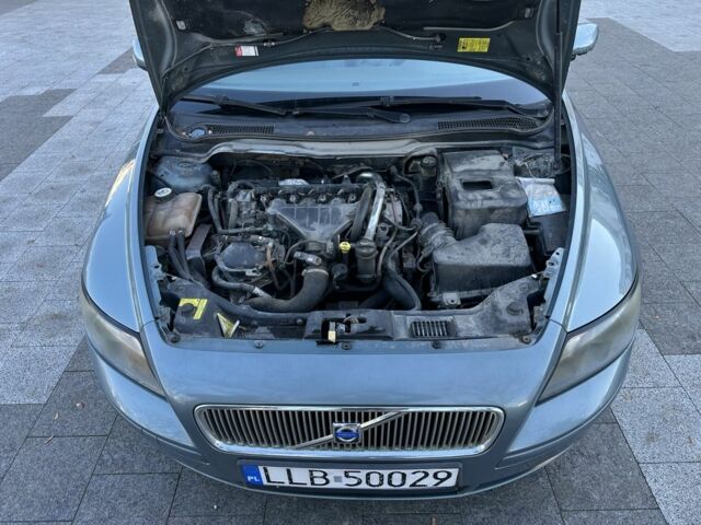 Серый Вольво В50, объемом двигателя 2 л и пробегом 403 тыс. км за 3000 $, фото 9 на Automoto.ua