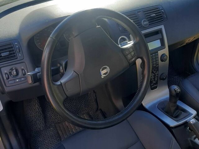 Серый Вольво В50, объемом двигателя 0 л и пробегом 200 тыс. км за 4787 $, фото 3 на Automoto.ua