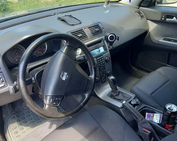 Сірий Вольво V50, об'ємом двигуна 2 л та пробігом 278 тис. км за 6000 $, фото 5 на Automoto.ua