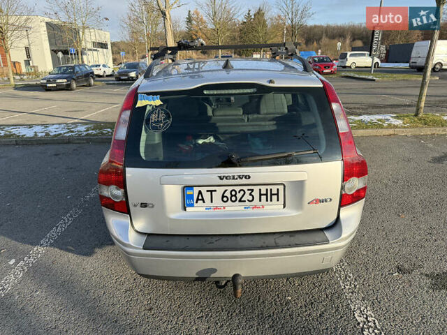 Серый Вольво В50, объемом двигателя 1.56 л и пробегом 350 тыс. км за 5230 $, фото 2 на Automoto.ua