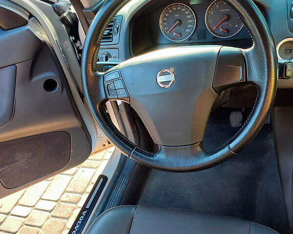 Сірий Вольво V50, об'ємом двигуна 1.6 л та пробігом 232 тис. км за 5800 $, фото 8 на Automoto.ua