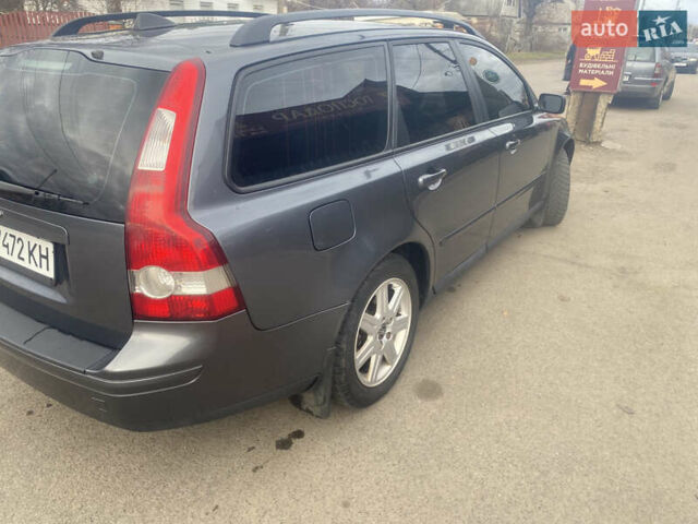 Серый Вольво В50, объемом двигателя 2 л и пробегом 314 тыс. км за 5800 $, фото 5 на Automoto.ua