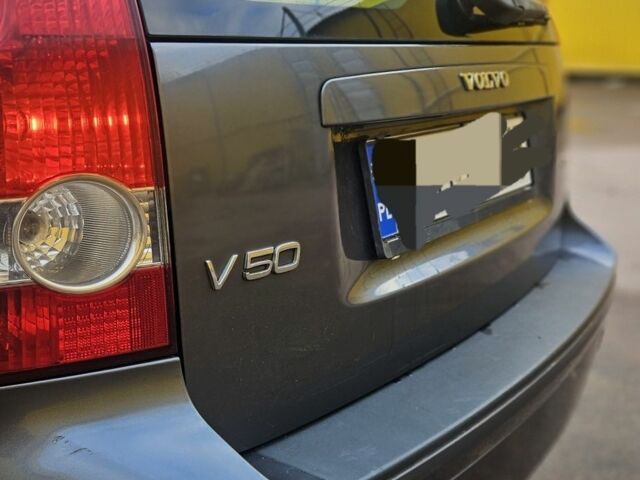 Серый Вольво В50, объемом двигателя 2 л и пробегом 360 тыс. км за 2607 $, фото 15 на Automoto.ua