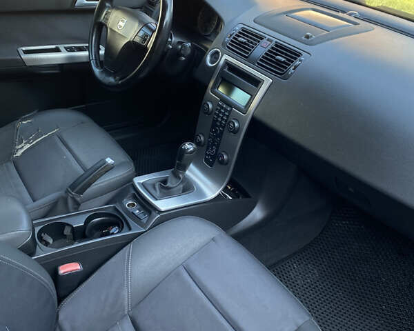 Сірий Вольво V50, об'ємом двигуна 2 л та пробігом 265 тис. км за 4850 $, фото 9 на Automoto.ua