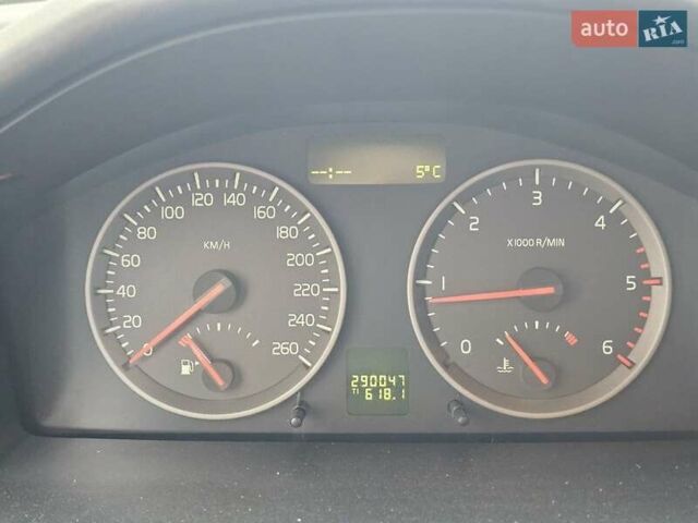 Серый Вольво В50, объемом двигателя 1.6 л и пробегом 290 тыс. км за 5900 $, фото 22 на Automoto.ua