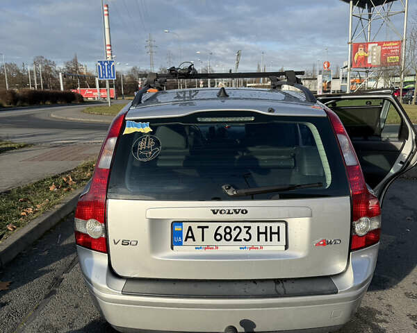 Серый Вольво В50, объемом двигателя 1.56 л и пробегом 350 тыс. км за 5230 $, фото 4 на Automoto.ua