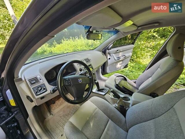 Вольво В50 2005 в Виннице на Automoto.ua Серый Вольво В50, объемом двигателя 1.8 л и пробегом 262 тыс. км за 5755 $, фото 19 на Automoto.ua