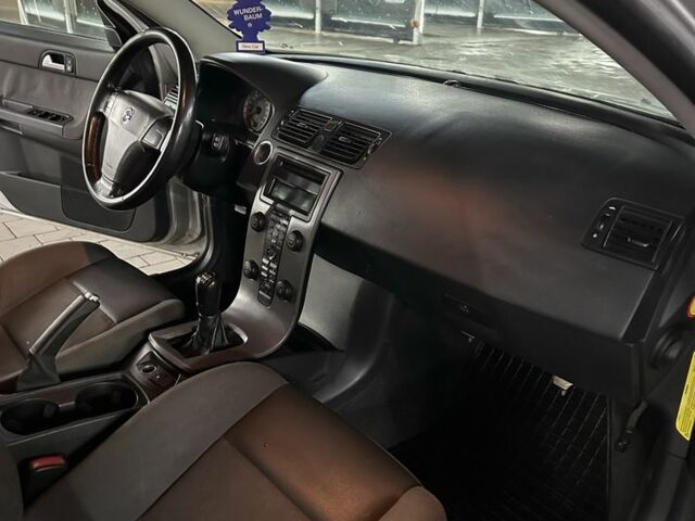 Сірий Вольво V50, об'ємом двигуна 1.6 л та пробігом 311 тис. км за 2650 $, фото 5 на Automoto.ua