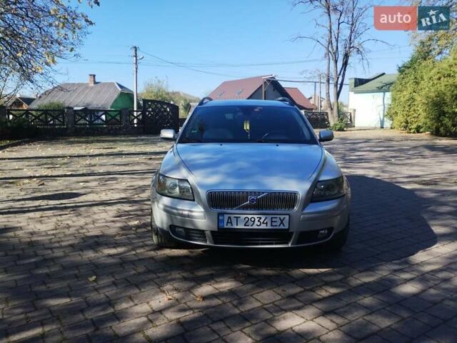 Серый Вольво В50, объемом двигателя 1.8 л и пробегом 230 тыс. км за 5900 $, фото 6 на Automoto.ua