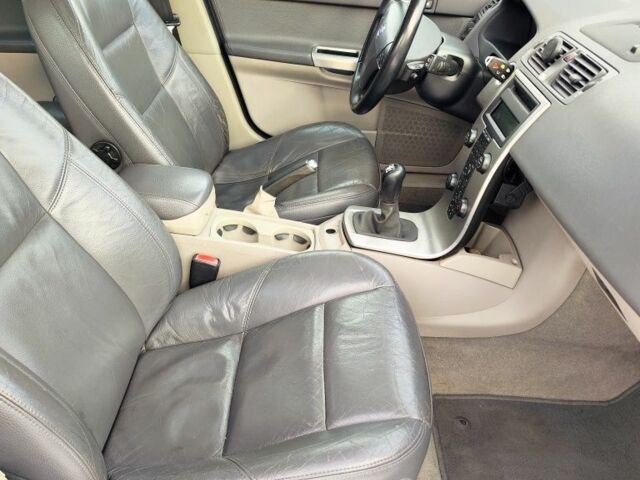 Серый Вольво В50, объемом двигателя 2 л и пробегом 370 тыс. км за 3100 $, фото 5 на Automoto.ua