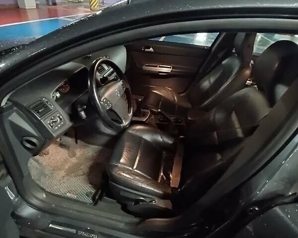 Серый Вольво В50, объемом двигателя 2 л и пробегом 305 тыс. км за 5400 $, фото 12 на Automoto.ua