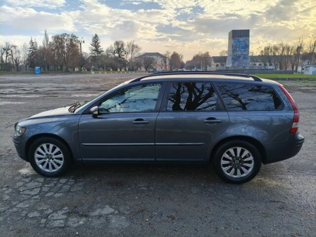 Серый Вольво В50, объемом двигателя 1.6 л и пробегом 300 тыс. км за 3500 $, фото 7 на Automoto.ua