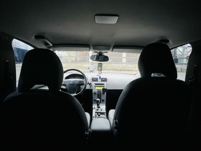 Вольво В50 2006 в Виннице на Automoto.ua Серый Вольво В50, объемом двигателя 2 л и пробегом 150 тыс. км за 3350 $, фото 23 на Automoto.ua