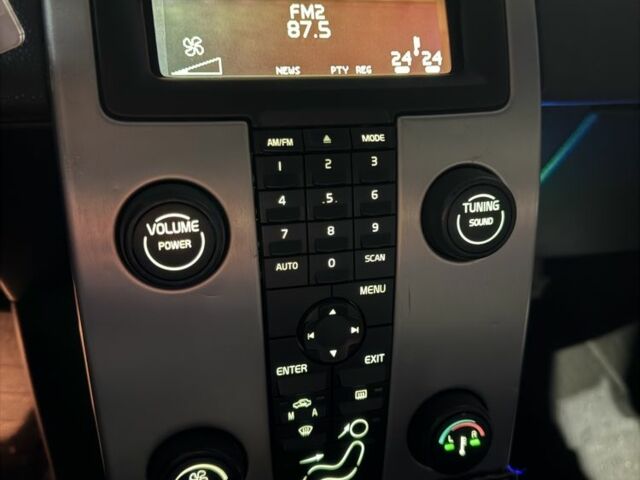 Сірий Вольво V50, об'ємом двигуна 2 л та пробігом 300 тис. км за 2750 $, фото 20 на Automoto.ua