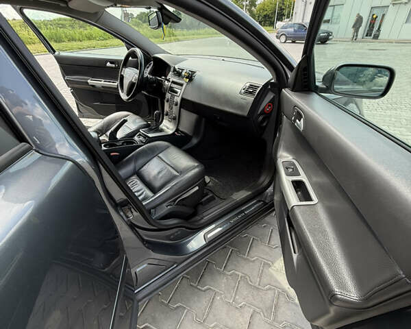 Серый Вольво В50, объемом двигателя 1.56 л и пробегом 308 тыс. км за 6000 $, фото 11 на Automoto.ua