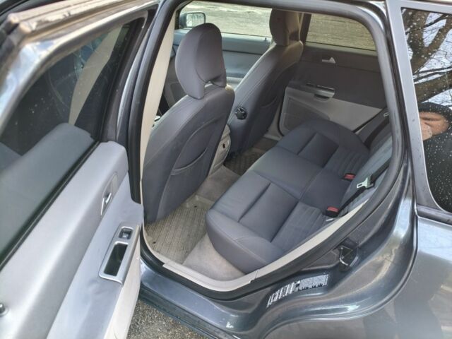 Серый Вольво В50, объемом двигателя 1.6 л и пробегом 300 тыс. км за 3500 $, фото 10 на Automoto.ua