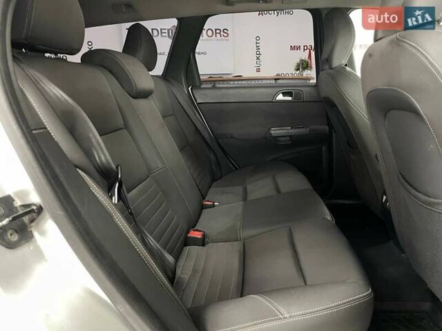 Серый Вольво В50, объемом двигателя 2 л и пробегом 400 тыс. км за 4690 $, фото 30 на Automoto.ua