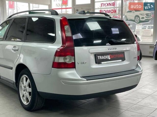 Серый Вольво В50, объемом двигателя 2 л и пробегом 400 тыс. км за 4690 $, фото 9 на Automoto.ua