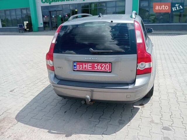Сірий Вольво V50, об'ємом двигуна 0 л та пробігом 220 тис. км за 4700 $, фото 3 на Automoto.ua